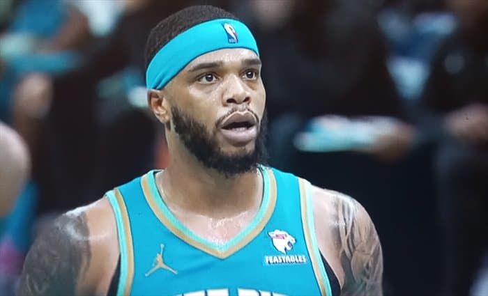 Canadá impide a Miles Bridges traspasar la frontera para jugar en Toronto