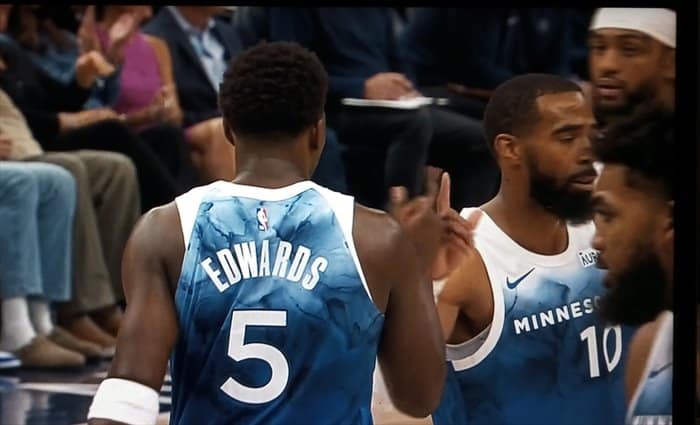 Minnesota vence a unos Lakers sin LeBron James
