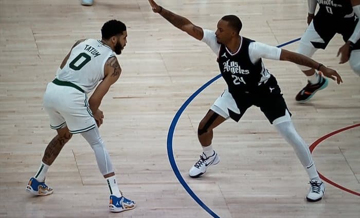 Celtics gana a los Clippers en L.A. por 37 puntos