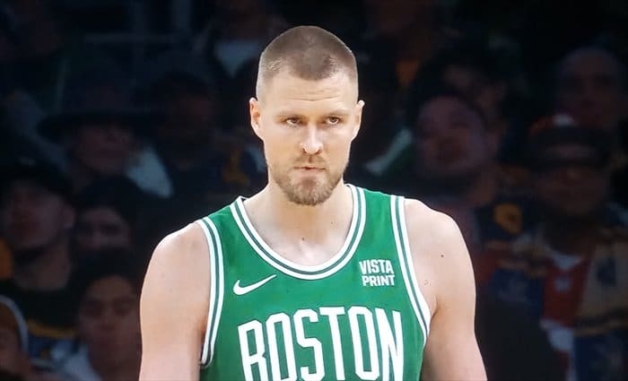 Celtics gana a Lakers en Navidad con Porzingis y Tatum al frente