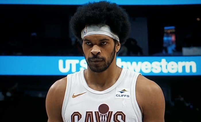 Victorias de Sixers y Cavaliers sin sus estrellas