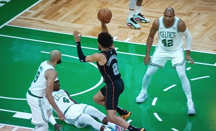 Pistons suma 28 derrotas seguidas tras casi ganar a los Celtics en Boston