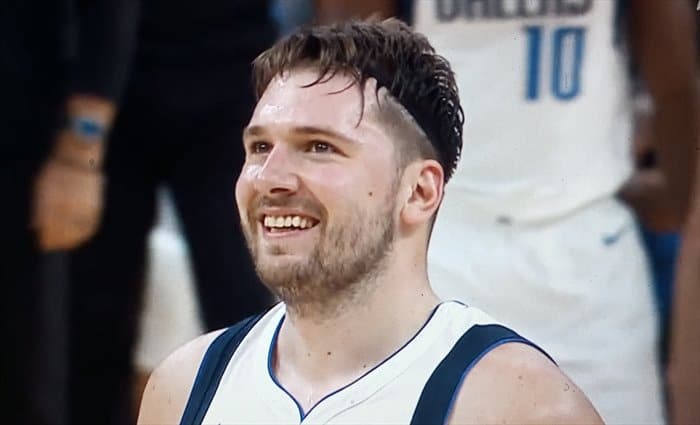 Dallas gana a los Warriors en San Francisco con 39 puntos de Doncic