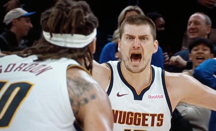 Jokic derrota a los Warriors con un triple de 12 metros sobre la bocina