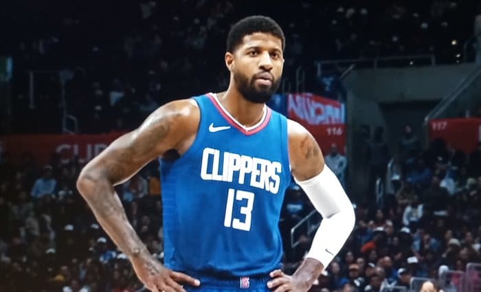 Clippers pasa por encima de Phoenix en el último cuarto para ganar 138-111