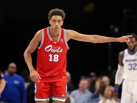 Baba Miller cambia de equipo en la NCAA: ¿Cuál es?