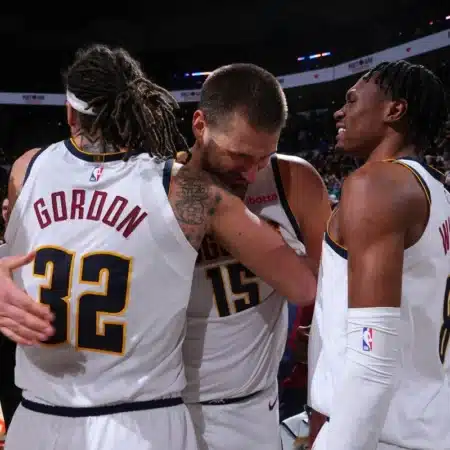 Gordon salva a Denver Nuggets en el último segundo: Se llevan el primero y roban el factor cancha