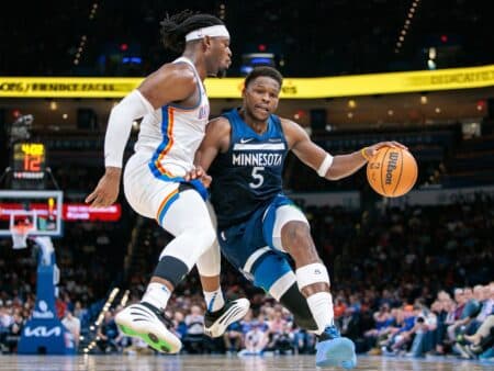 Oklahoma City da una lección a Wolves 114-88 y se queda con el primero