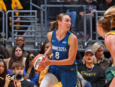 Napheesa Collier sigue a lo suyo en la victoria de Lynx 89-75 ante Sparks