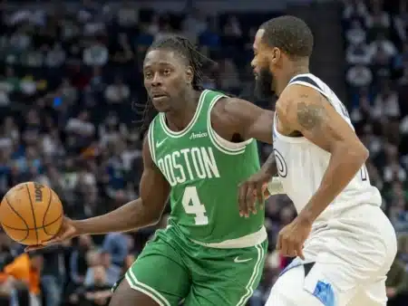 Jrue Holiday gana el Premio a la Deportividad en la NBA