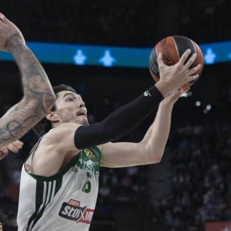 Anadolu Efes gana en su casa y envía la serie de vuelta a Grecia para la definición
