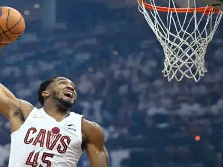 Donovan Mitchell promedia 40 puntos y va por una marca que no consigue nadie desde Michael Jordan