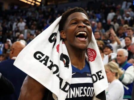 Anthony Edwards lidera a Minnesota Timberwolves y se ponen al frente en la serie