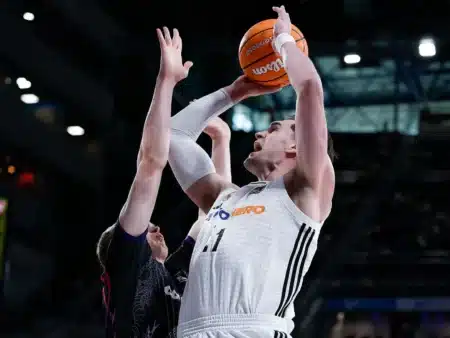 Real Madrid venció con tranquilidad al Covirán Granada, que desciende a la Primera FEB