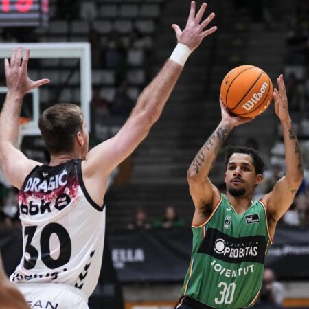 El Joventut da un paso a los Playoffs ACB con victoria sobre Baskonia