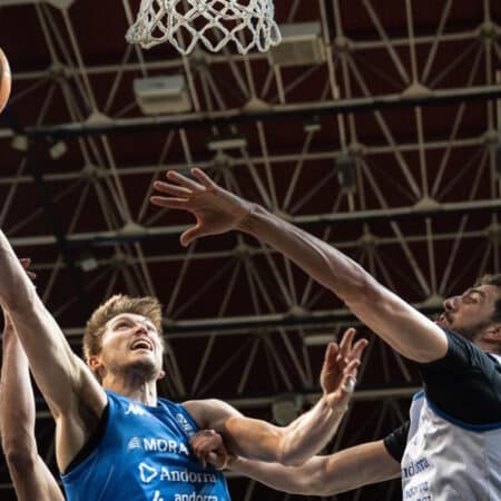 Andorra gana su partido ante Leyma Coruña y asegura su permanencia