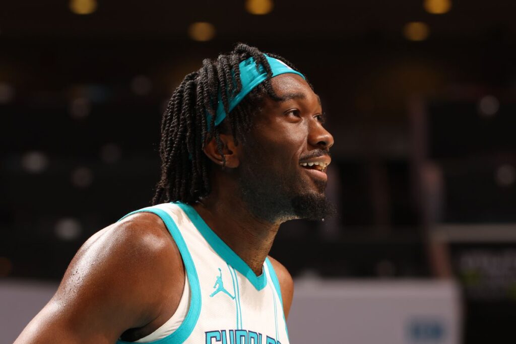 Traspasos NBA: Mark Williams cambia Charlotte por Phoenix 1 2207386072.0