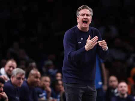 Chris Finch es seducido por un contendiente del Este