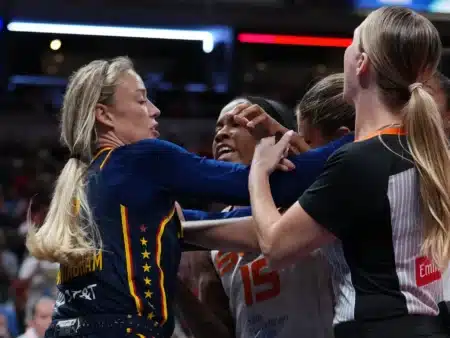 Fever vs Sun: El partido que expuso la intensidad física en la WNBA 2025