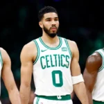 Boston Celtics sigue moviéndose de cara a la próxima campaña. Créditos a Danielle Parhizkaran/Globe Staff