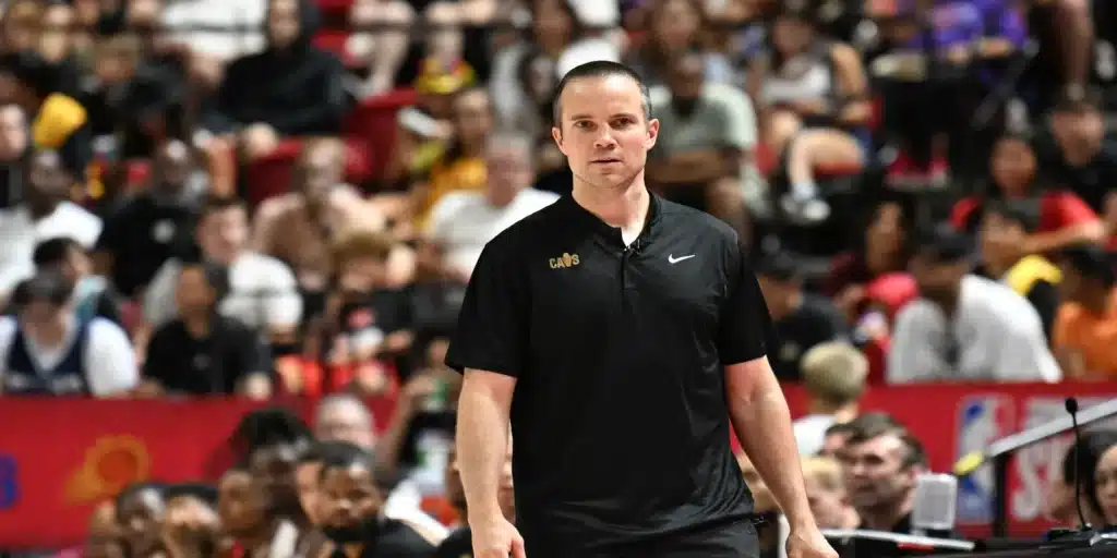Jordan Ott, nuevo Entrenador de los Suns en 2025 1 Jordan Ott: Nuevo entrenador de los Suns