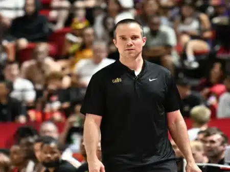 Jordan Ott, nuevo Entrenador de los Suns en 2025
