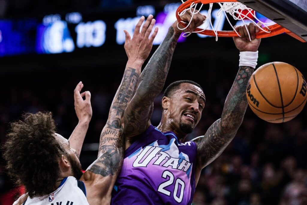 El mercado NBA sigue activo: John Collins se queda, ejerce su contrato de jugador con los Utah Jazz 1 El mercado NBA sigue activo: John Collins se queda, ejerce su contrato de jugador con los Utah Jazz