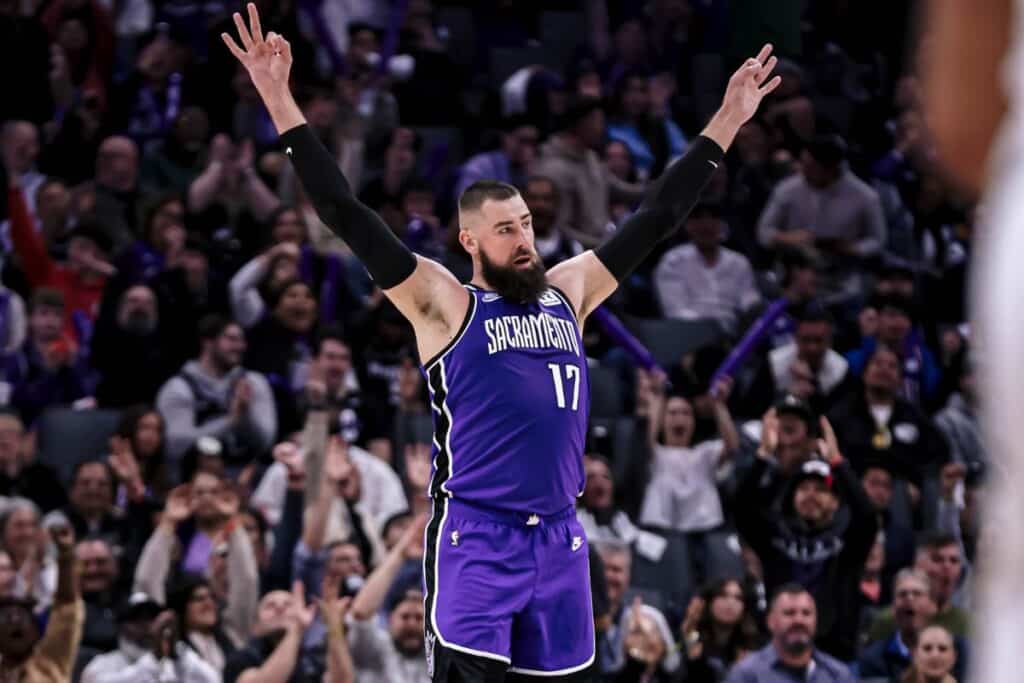 ¿Revolución en Atenas? Los rumores de Theis y Valanciunas encienden la Euroliga 1 Los rumores de Theis y Valanciunas encienden la Euroliga