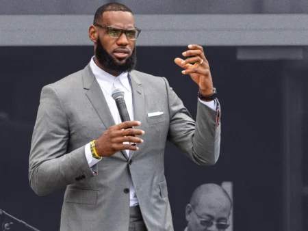 ¿De cuánta es la fortuna de LeBron James en la actualidad?