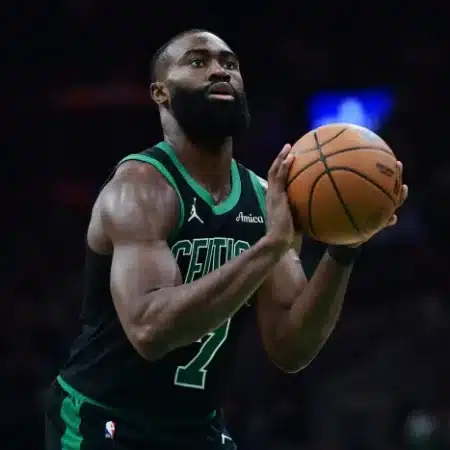¿Se Complica la Campaña de Boston Celtics? Jaylen Brown Pasa por el Quirófano