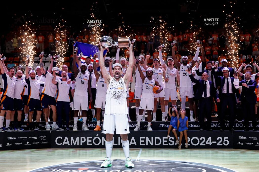 Los Blancos revalidan su corona: Real Madrid arrasa en las Finales ACB contra Valencia 1 Las Finales ACB 2025 han coronado nuevamente al Real Madrid como campeón