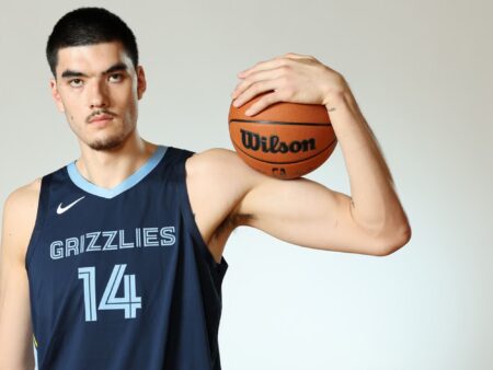 Grizzlies pierde a Zach Edey para el comienzo de temporada