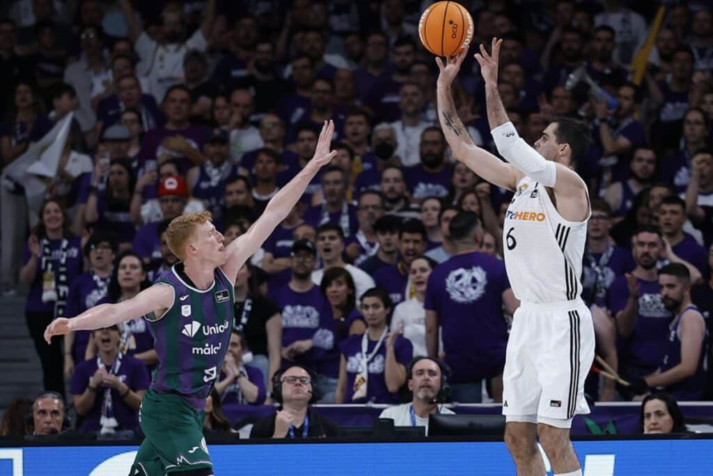 Dominio absoluto: Real Madrid arrolla a Unicaja en las semifinales de los PlayOff ACB 1 Real Madrid arrolla a Unicaja en las semifinales de los PlayOff ACB