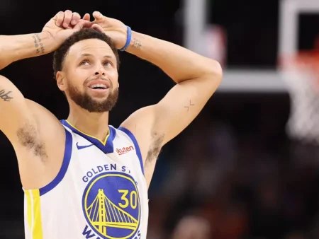 ¿Cuánto ganan las estrellas más importantes de la NBA en 2025?