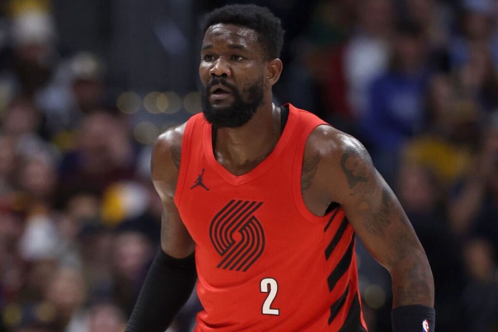¿Qué aportará Deandre Ayton a los Lakers? Su rol junto a LeBron y Doncic 1 ¿Qué aportará Deandre Ayton a los Lakers? Su rol junto a LeBron y Doncic