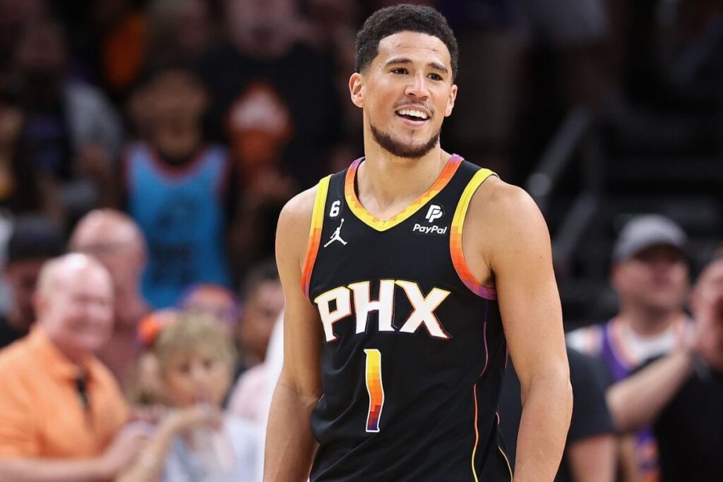 ¿Fin a los rumores? Booker se queda en Phoenix con un contrato que sorprende a la NBA 1 ¿Fin a los rumores? Booker se queda en Phoenix con un contrato que sorprende a la NBA