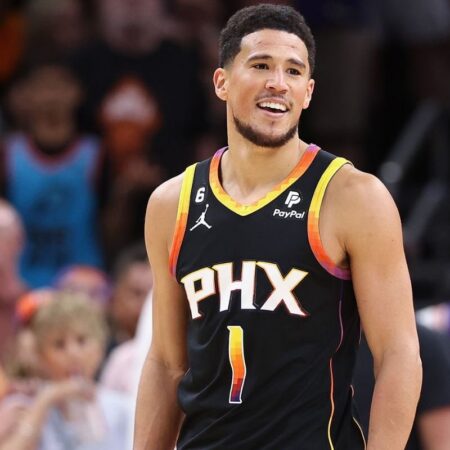 ¿Fin a los rumores? Booker se queda en Phoenix con un contrato que sorprende a la NBA