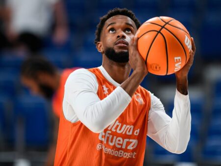 El talento dominicano se queda: Jean Montero renueva hasta 2028 con Valencia Basket