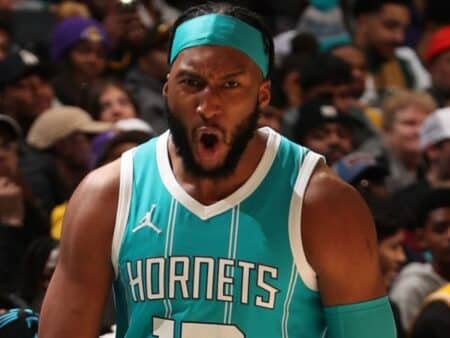 Lakers al acecho: ¿Quién es el cortado de los Hornets que podrían fichar? 