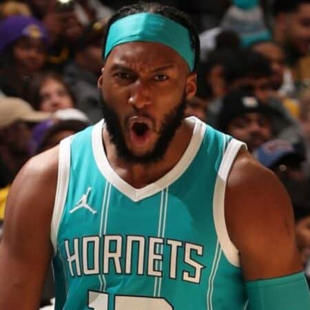 Lakers al acecho: ¿Quién es el cortado de los Hornets que podrían fichar? 