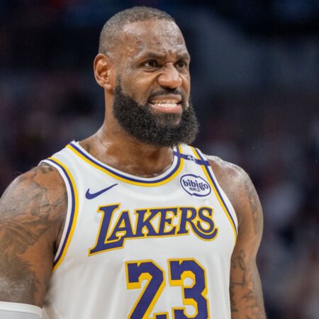 LeBron James habla sobre los rumores de su entrenamiento en Cleveland