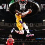 LeBron James hace historia: ¿Cuál es su nuevo récord con mates en la NBA?