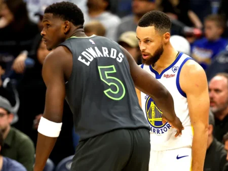 ¿Evolución o exceso? Cinco estrellas de la NBA y sus 10+ triples por juego