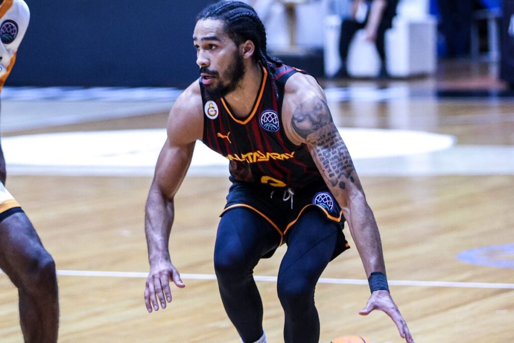Traspasos ACB: Básquet Girona sorprende ¿Quién es el base talentoso que sacudirá la liga? 1 Traspasos ACB: Básquet Girona sorprende ¿Quién es el base talentoso que sacudirá la liga?