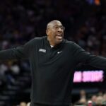 Mike Brown, el elegido: Nueva York redefine su futuro con un técnico probado en la NBA