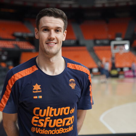 Valencia Basket asegura a Xabi López-Arostegui hasta 2027