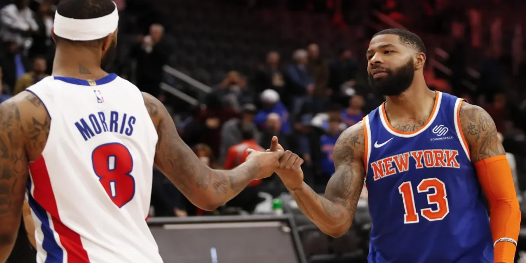 Otra polémica en la NBA: ¿Quién es el jugador enredado en un escándalo de fraude? photograph/Raj Mehta, USA TODAY Sports]Show caption
Marcus Morris, right, and twin brother Markieff Morris, l