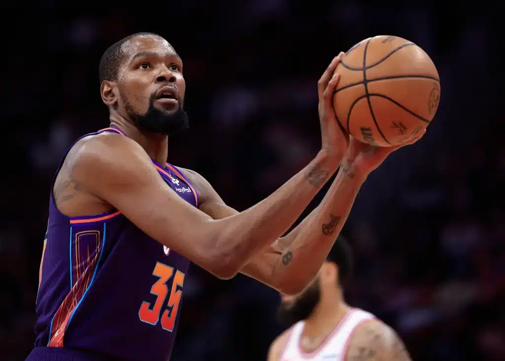 ¿Domina Texas la NBA? El triángulo que promete sacudir la próxima temporada 1 ¿Domina Texas la NBA? El triángulo que promete sacudir la próxima temporada