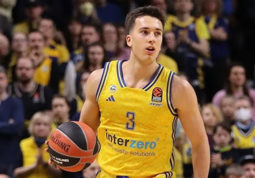 Mercado ACB: ¿Quién es el base italiano que refuerza a Baskonia? 1 Mercado ACB: ¿Quién es el base italiano que refuerza a Baskonia?