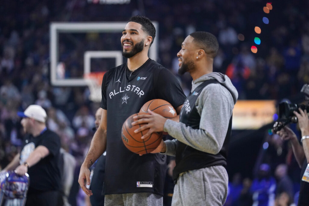 Rumores NBA: Lesión y amistad ¿El camino que lleva a Lillard a los Celtics con Tatum? 1 Rumores NBA: Lesión y amistad ¿El camino que lleva a Lillard a los Celtics con Tatum? Créditos a Cary Edmondson-Imagn Images
